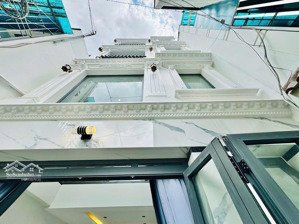 chủ cần bán nhà gần chợ hoàng hoa thám-nhà phố-sổ hồng chính chủ-giá cực mềm so với mặt bằng chung