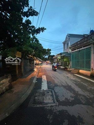 chính chủ gửi bán nhà diện tích 140m2 xã tân nhựt, bình chánh giá 5tỷ760