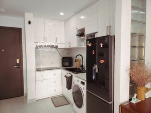 studio, cần cho thuê 36m2, giá chỉ 10tr chưa phí, nội thất đầy đủ orchard garden lh 
