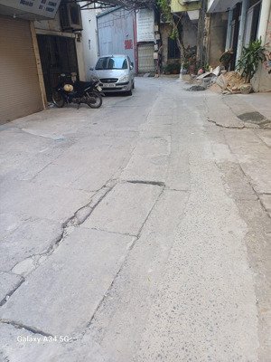 chính chủ cần bán căn hộ tập thể ngõ 563 giải phóng, mới đẹp 3 p ngủ. dt 66m2 giá 3.4 tỷ