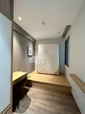 giá tốt! sky89 cho thuê căn hộ 2 phòng ngủ view sông nhà nội thất cơ bản. xem nhà lh 