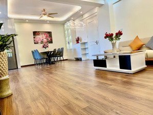 chính chủ bán căn cc 98m2, 3n tầng cao giá 5.3 tỷ kđt việt hưng, long biên