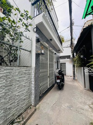 bán nhà góc 2 mặt tiền có cửa hậu - sổ vuông đẹp