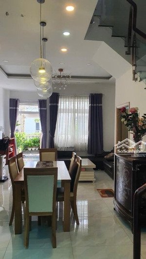bán nhà 3 tầng ngay kdc cao cấp phong phú 4 tặng nội thất cao cấp
