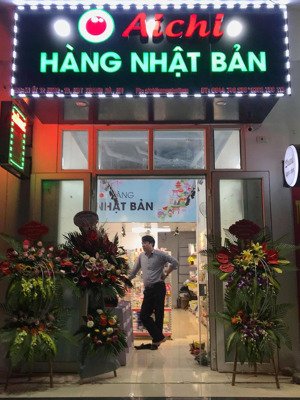 kiot đã làm gác xép chắc chắn, hiện đang kinh doanh tốt