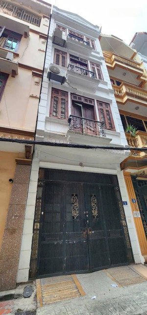 cho thuê nhà 4,5 tầng trong ngõ 82 nguyễn phúc lai, phường ô chợ dừa, quận đống đa