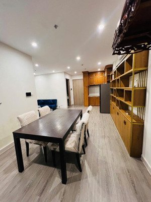 1 phòng ngủ đầy đủ nội thất gần trường đại học fpt, khu làng đại học,...có xe buýt di chuyển