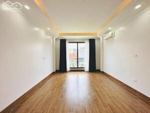 Bán nhà phố Nguyễn Chí Thanh 40m2 xây 5 tầng thang máy chỉ 9.9 tỷ hiếm Đống Đa