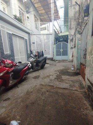 bán nhà nát hiện làm xưởng quận 8 kdc hiện hữu chỉ 60 triệu/1m2