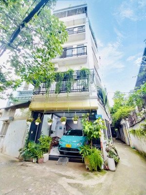 siêu hiếm tân mai - căn góc - ô tô đỗ cửa vào nhà - thoáng sáng - sân vườn xanh mát