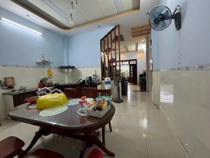 cho thuê nhà 3 tầng bắc nha trang, gần đường điện biên phủ, gần biển