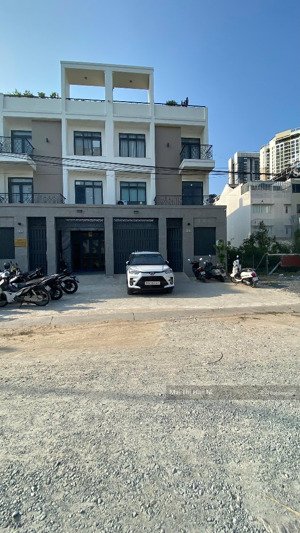 cho thuê nhà nguyên căn 3 tầng có thang máy, đường 30m an phú, quận 2 gần imperia, estella