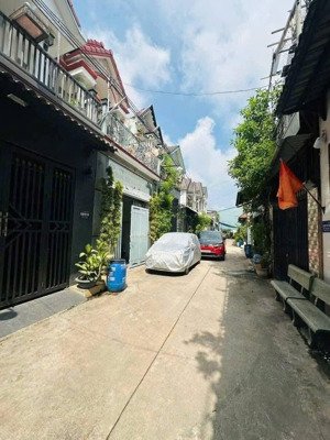 bán nhà 1 trệt 2 lầu hoàn công tại đông hoà gần siêu thị bigc go dĩ an