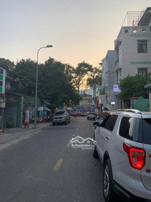 toà nhà đường trường sơn quận tân bình,dt:10x18m,xd: hầm 7 tầng thu nhập 300tr giá chỉ 25 tỷ