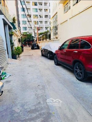 hai lô đất sát biển hòn chồng, đi ra biển chỉ tầm 100 mét. hàng hiếm 