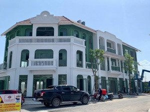 chỉ 1.8 tỷ sở hữu nhà phố 5 tầng ngay gần quảng trường, công viên nhận nhà ngay 2025