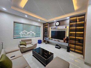 chính chủ cần bán gấp nhà mới thang máy ô tô dỗ cửa - thịnh liệt 52 m , mt 5 m giá 10 tỷ