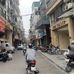 toà ccmn mới tinh quận hoàng mai 100m- mt 6m- 7 tầng thang máy.