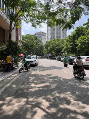 siêu phẩm duy nhất mặt phố hòa mã 10 tầng thang máy nội thất 5 sao