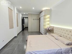 Bán nhà NGỌC TRÌ - Thang Máy - Đường 2 ô tô tránh nhau - Kinh doanh - Văn phòng