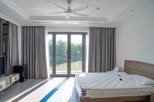 cho thuê giá 90tr/1 tháng, biệt thự vinhomes riverside. sđt liên hệ 