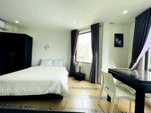 bán tòa căn hộ 5 tầng góc 2 mặt kiệt ô tô tránh trần văn dư, cách biển chỉ 500m, dt 55 tr/ tháng