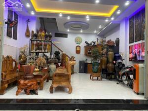 Bán nhà mặt tiền Bạch Đằng, Phường Quy Nhơn, Gia Lai