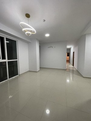 bán căn hộ belleza q7- tầng cao*102m2,3pn+ nhà sơn mới - giá chỉ : 3.95 tỷ .