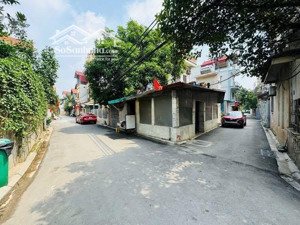 e mình cần bán 63m2, 2 mặt thoáng trước sau đường 5m thông vị trí trung tâm của xã võng la đa-hn