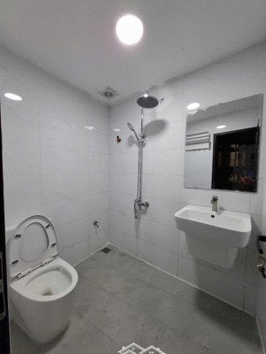 nhà mới tinh quận thanh xuân 50m- mt 5m- 4 tầng 5pn thang máy