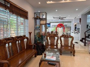 siêu phẩm biệt thự việt hưng - gara ô tô - 3 mặt đều là vườn hoa - chủ cần bán gấp -58,5 tỷ