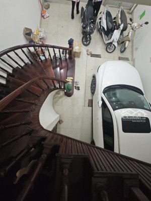 mặt phố bắc cầu ô tô 7 chỗ vào nhà 33m 3tầng mt4.1m giá chỉ nhỉnh 5 tỷ liên hệ tuấn 