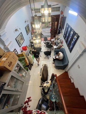 mặt phố - vỉa hè - kinh doanh đỉnh - 30m 4 tầng chỉ 11.5 tỷ.