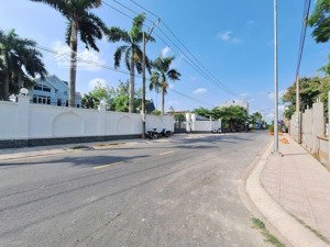 biệt thự vườn giáp sông sài gòn gần chợ lái thiêu p. lái thiêu, tp. thuận an