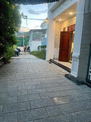 bán nhà đẹp ở xã vĩnh hiệp tp nha trang