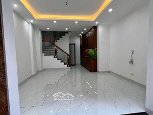 bán nhà sổ đỏ chính chủ 42m2, 3 tầng, ngõ xe ba gác vào tận nhà.