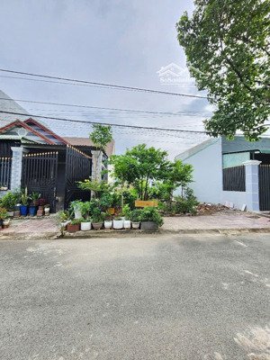 bán lô đất cách kcn vsip 300m, dt 80m2/1,65 tỷ,shr full thổ cư cách đại lộ bình dương 5p di chuyển