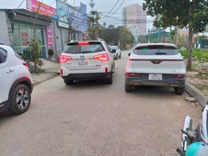 rẻ sốc - chính chủ bán 200m2 sát mặt đường đôi tái định cư bắc phú cát thạch hòa thạch thất