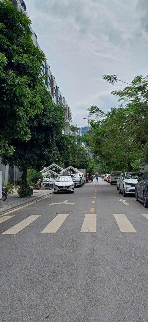 xuân phương: nhà đẹp - 38m, 6 tầng, thang máy, ô tô đõ cửa ngày đêm, ngõ thông, thoáng mát.