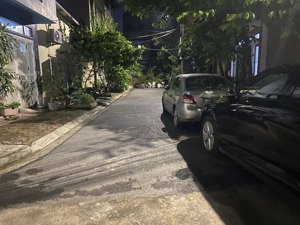 hiếm đất ngô gia tự, ô tô tránh, gần các cơ quan quận uỷ, giáp đô thị vh: dt 64m2; mt 5m 8.3 tỷ