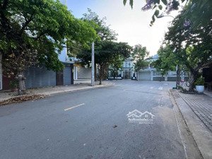 nhà mặt tiền lớn 20m - giao nhau nguyễn thị thập cách lotte 200m - 4 lầu giá chỉ 29 tỷ