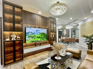 chính chủ bán căn hộ t2 dự án mipec rubick 360 xuân thủy, dt: 83,5, tk: 2pn2vs, giá: 8,09 tỷ.