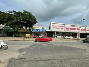 cần cho thuê nhà lâu dài: tổng diện tích mặt bằng 240m2