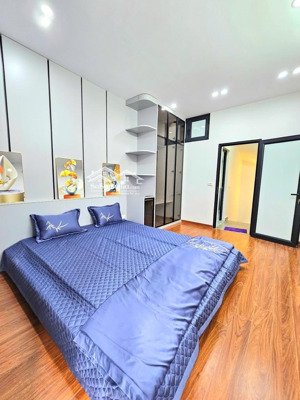 bán gấp nhà riêng 6 tầng thang máy ô tô vào nhà .43m2, 18,8 tỷ tại hồng hà, phúc xá, ba đình,