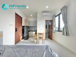 căn phòng hiện đại đầy đủ nội thất, view thoáng mát