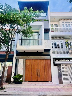 bán nhà mặt tiền đẹp gia chủ xây tâm huyết gần biển bãi sau tp.vt giá 12,5 tỷ tl