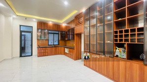 nhà phố view hồ cần cho thuê nhà mới đẹp giá 30tr/th trục đường chính dự án.