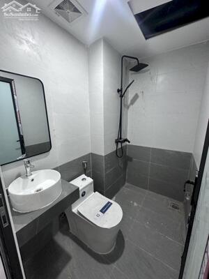 Bán nhà Vũ Ngọc Phan nhà xây mới 42m full nội thất 5 tầng thang máy mặt ngõ thông kinh doanh nhỏ 30m ra ô tô giá 10.3 tỷ .