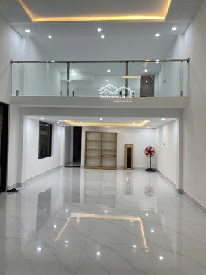 nhà đẹp mt nguyễn phan vinh, tiện kinh doanh gần chợ