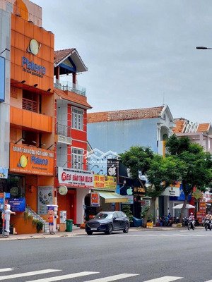 mặt tiền lê văn việt chỉ 11,x tỷ kết cấu 3 tầng ngang 5m_ khai thác dòng tiển đỉnh